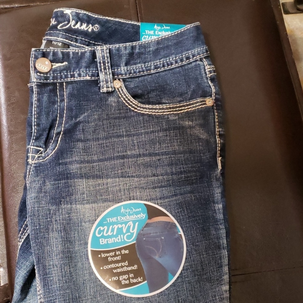Ariya  Curvy Bootcut Jeans